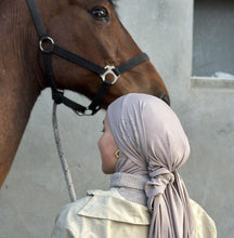 Lade das Bild in den Galerie-Viewer, Braids - Karabiber Hijab Palast
