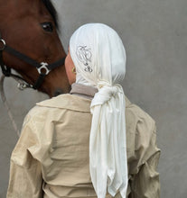 Lade das Bild in den Galerie-Viewer, Braids - Karabiber Hijab Palast
